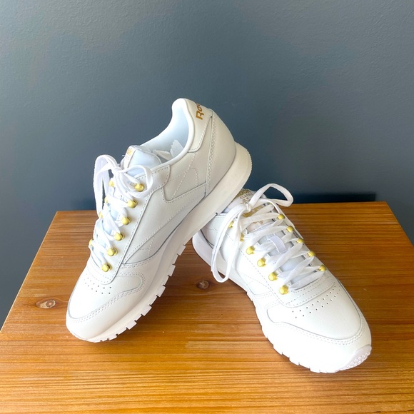 Reebok Shoes - Reebok Classics - white and gold